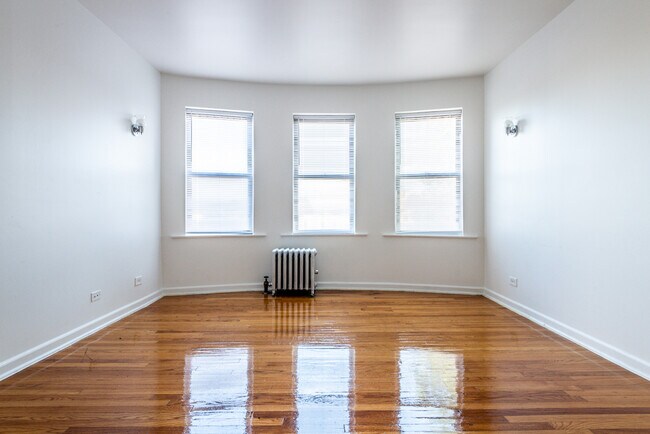 Photo - 8127 S Ellis Ave