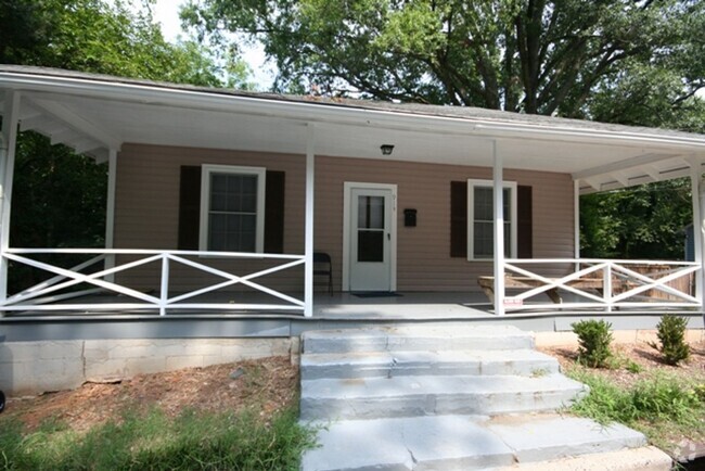 Building Photo - Spacious 2 Bed 2 Bath House with Storage /...