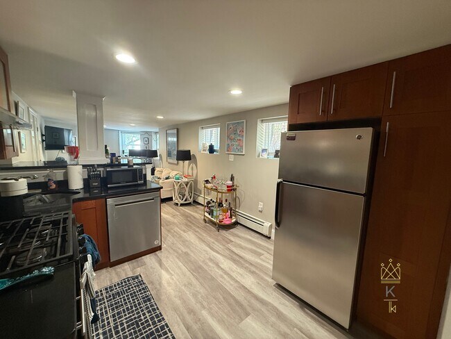 Photo - 672 Washington St Unit A