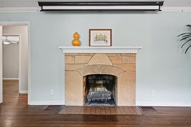 Photo - 2654 Elsinore St