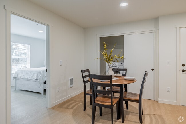 2BR, 1BA - 785SF - Dining Room