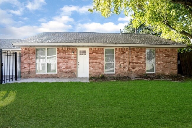 Building Photo - 9026 Carousel Ln