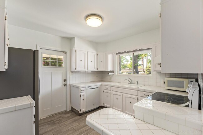 Photo - 6631 N 12th Pl