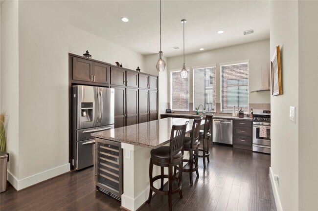 Photo - 1413 Nagle St