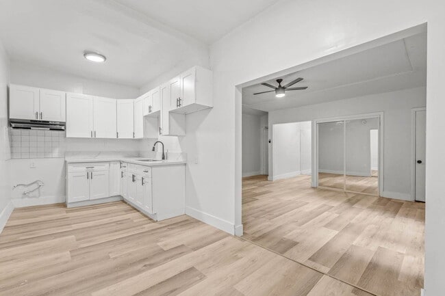 Photo - 751 Normandie Ave Unit 204
