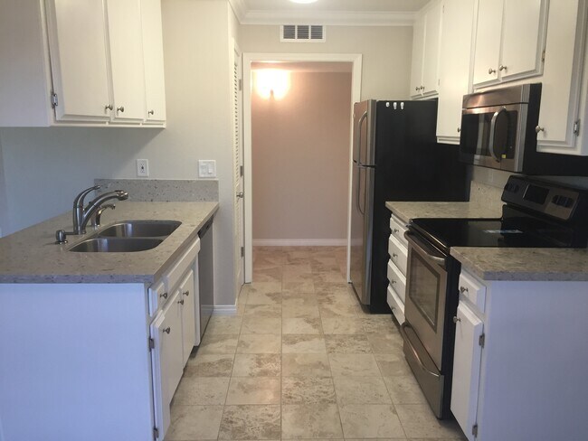 1015 Lakeside Dr Unidad #4