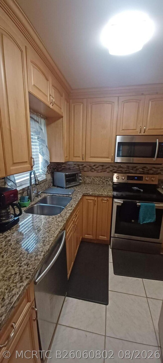 Photo - 121 Sunrise Lakes Dr E Unit 121
