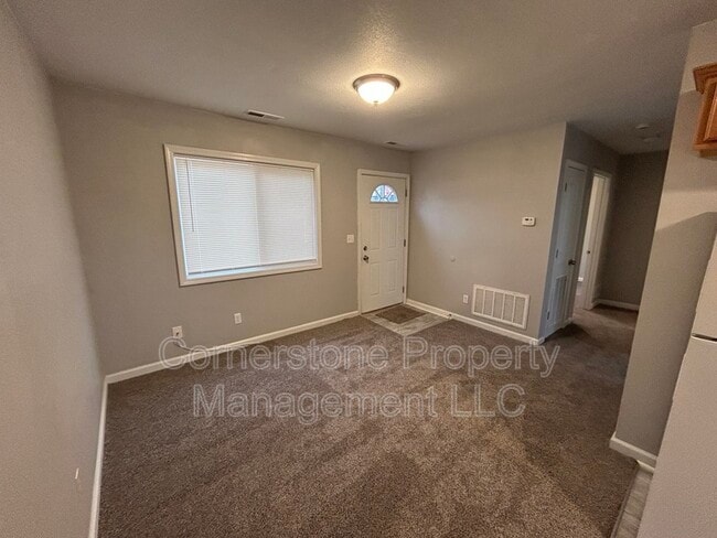 Photo - 8290 Center Dr