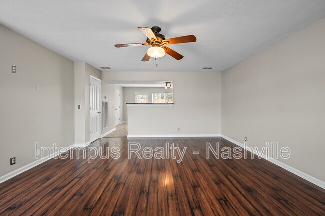 Photo - 415 Shoshone Pl