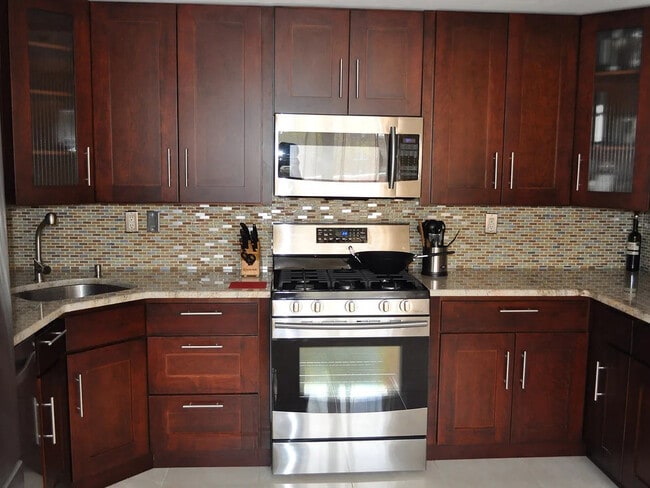 Building Photo - 2072 Ocean Ave Unit 203