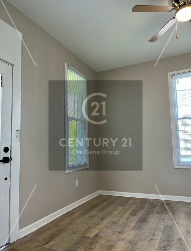 Photo - 319 Wyoming St