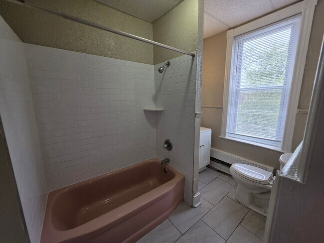 Photo - 104 S 51st St Unit 2nd Floor - B