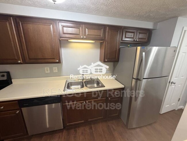 Photo - 907 Woodbridge Ct