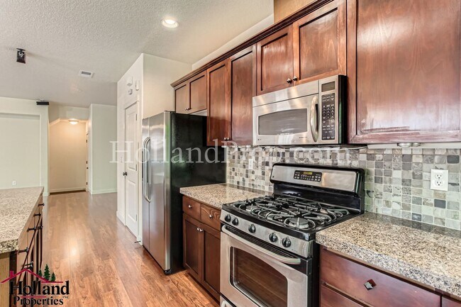 Photo - Beautiful 3-Bedroom Open Concept Condo in ...