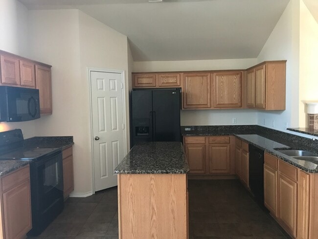 Photo - 4/2/2 Fenced yard NORTH LONGVIEW