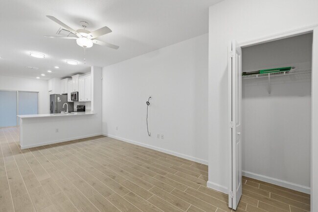 | Move-In Ready Rental in Prime SW Ocala Location/**2 weeks free rent***NO admin fees!!