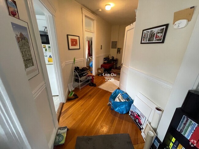 Building Photo - NO FEE! SEPT HUGE 1bed in Allston! Student... Rental