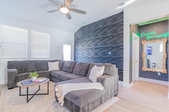 Photo - 8600 Cottage Rose Dr