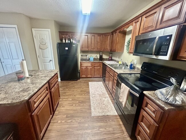 Photo - 100 Tuscany Trail