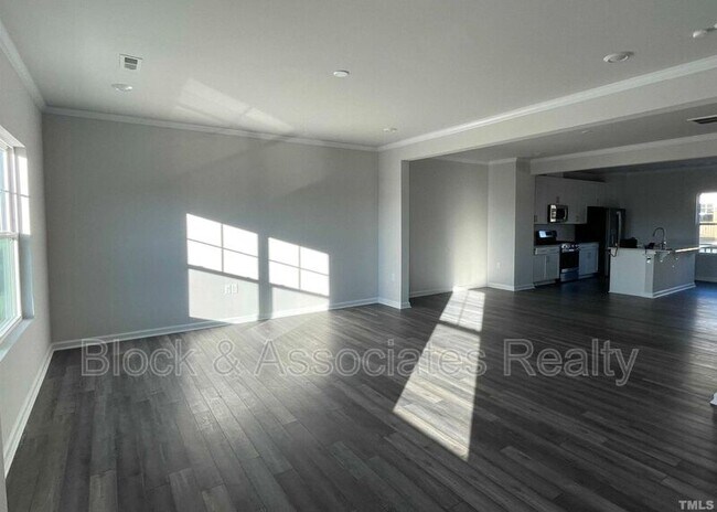 Photo - 108 Asher Ct