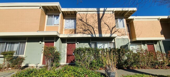 Photo - Remodeled Large 4 Bedroom 2 Bath Condo  in...