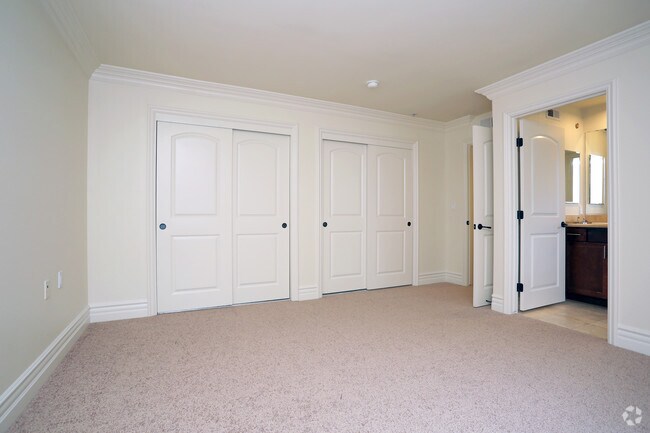 2BR, 2.5BA - 1660SF
