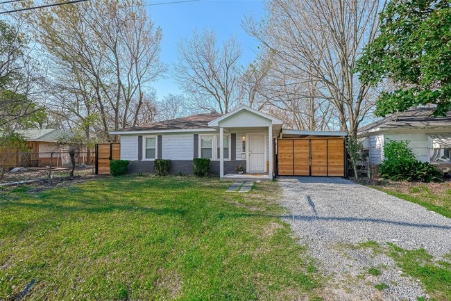 Photo - 3818 Noah St