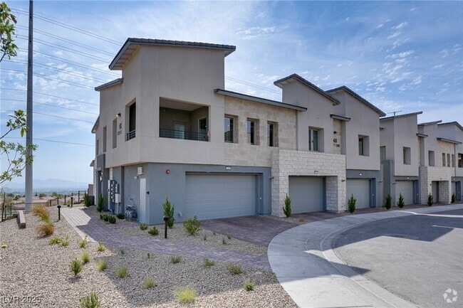 Building Photo - 600 Carriage Hill Dr Unit 2160 Rental