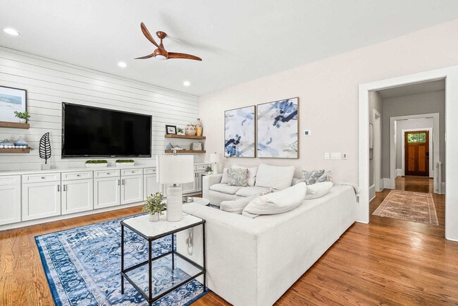 Photo - 693 Penn Ave NE Apartamento Unidad ID1234635P