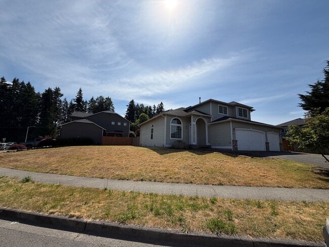 Photo - Large 4 bedroom 2.5 bathroom in Arlington