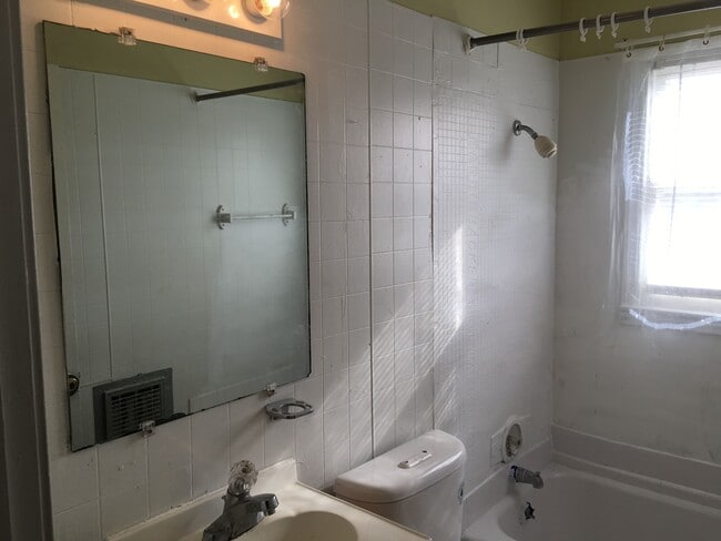 Photo - 2202 Lee Hall St