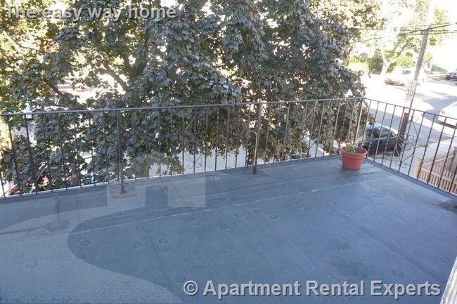 Photo - 569 Main St Unit #2