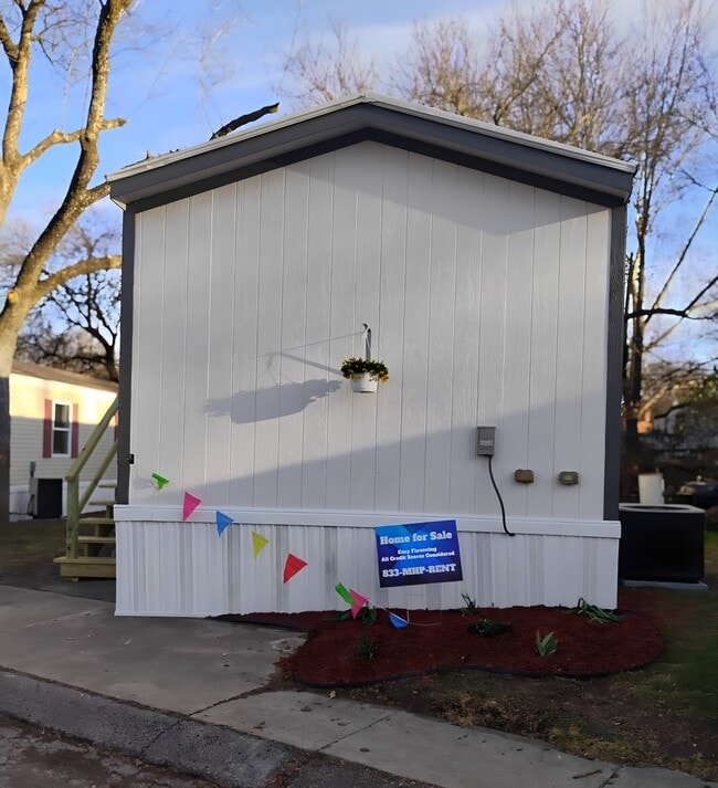 Building Photo - 110 N Michigan St