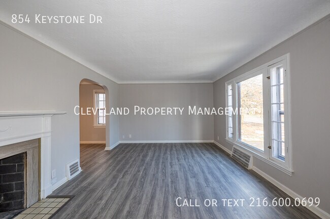 Photo - 854 Keystone Dr