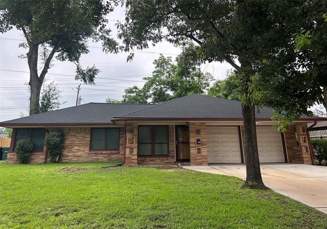 Building Photo - 3815 Gardendale Dr