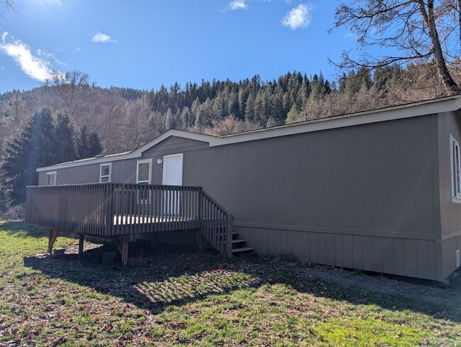 Photo - Nice Peck House on a Quiet Lot