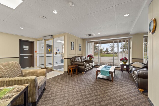 Photo - Leamington Towers Apartments