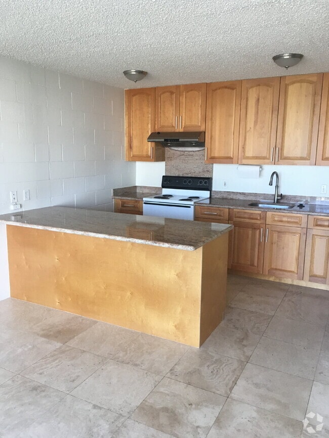 Building Photo - Clean/Renovated 1Bdrm in town. Unit 701 Rental