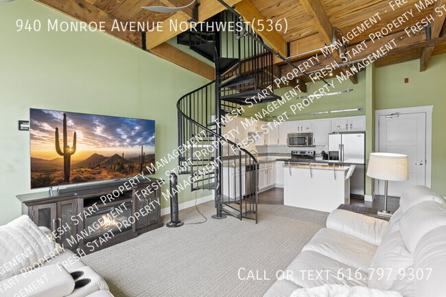 Building Photo - 940 Monroe Ave NW