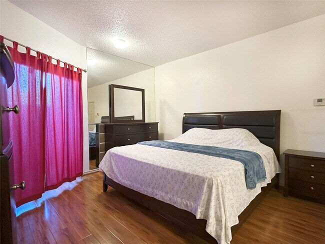 Photo - 10855 Meadowglen Ln Unit 912