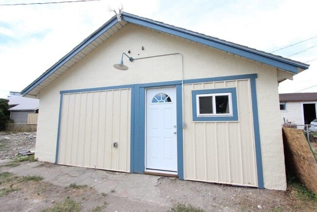 Building Photo - 106 N K St Rental