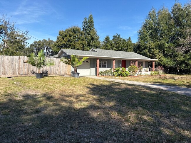 Photo - Charming 2 Bedroom Home on a Spacious Corner Lot — Orlando, FL
