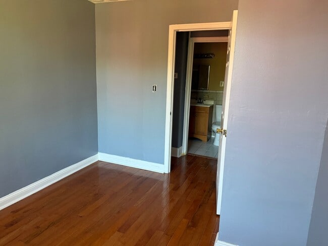 Photo - 63 Galveston Pl SW Unit 4