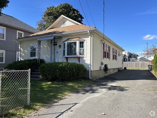 Building Photo - 64 Bassett St Rental