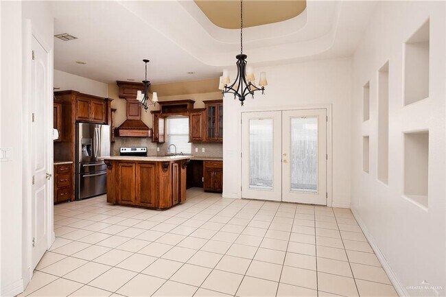 Photo - 10 Hackberry Ave