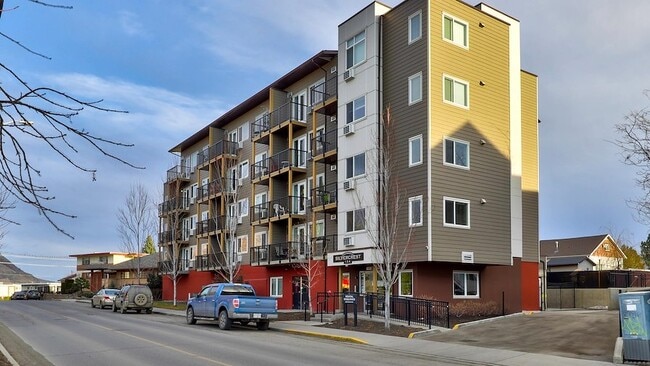 Building Photo - Silvercrest Suites