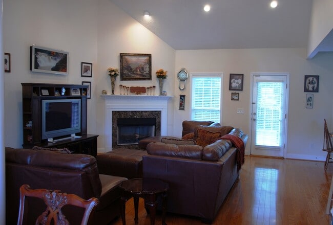 Photo - 2386 Morgan Dr