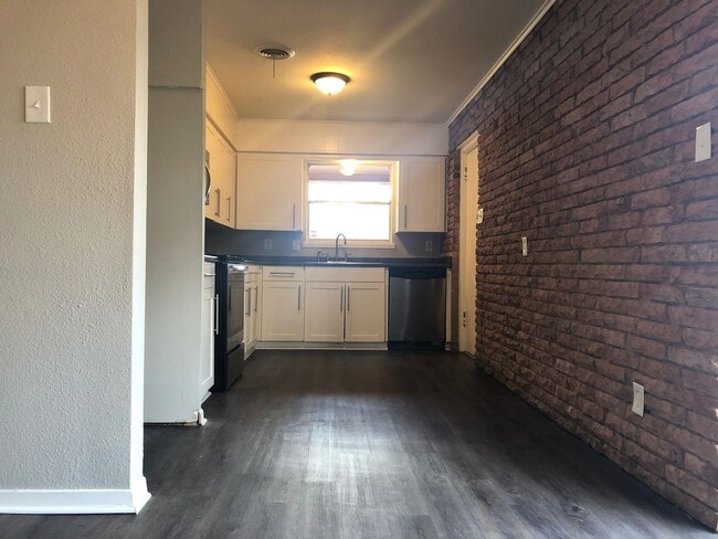 4 Bedroom / 2 Bath / 2 Car Garage - 4 Bedroom / 2 Bath / 2 Car Garage House