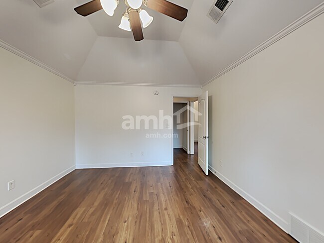 Photo - 410 Vaiden Ridge Dr N