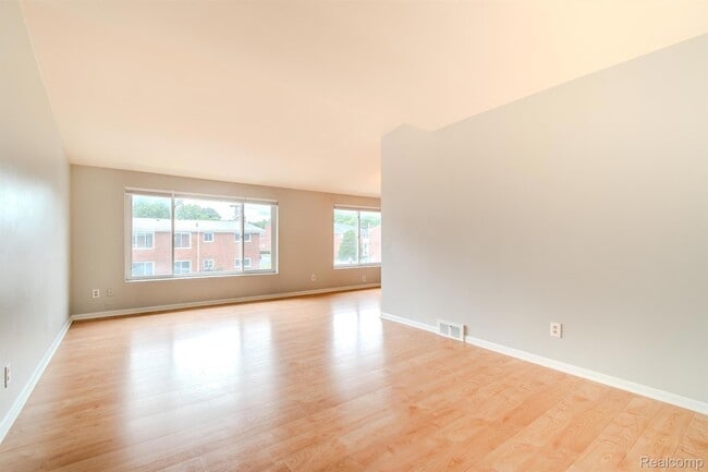 Photo - 361 N Eton St